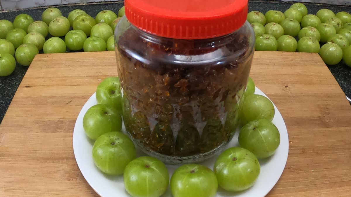 DIY Amla Oil