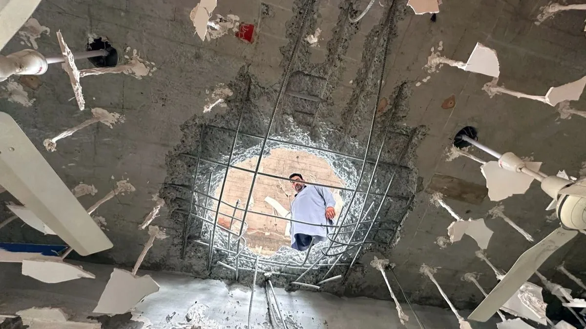 pakistan-hospital-adds-bonus-injuries-after-ceiling-plaster-falls-in-khairpur