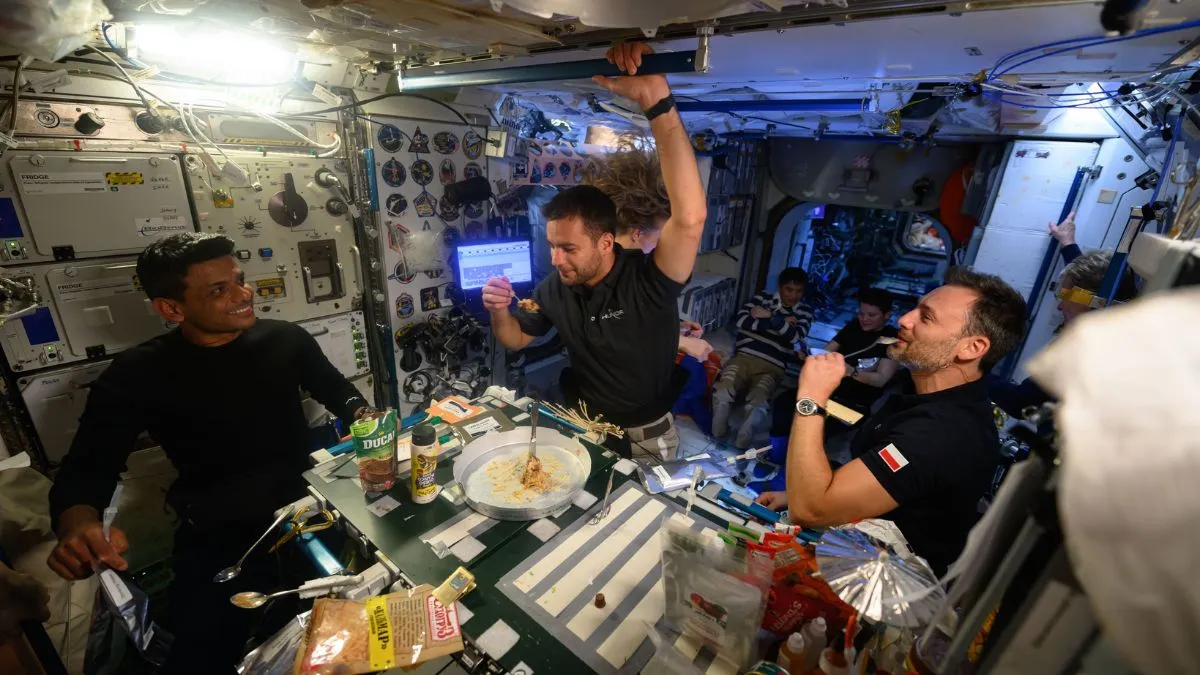 shubhanshu-shukla-return-to-earth-delicious-desi-farewell-in-space-after-axiom-4-mission-ends-aamras-gajar-ka-halwa-in-menu