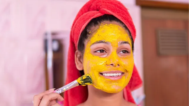 how-to-apply-turmeric-on-your-face-without-getting-yellow-stains