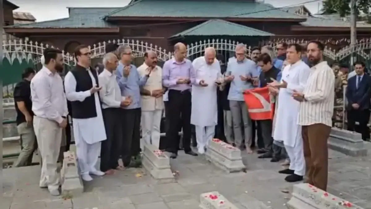 jk-cm-omar-abdullah-climbs-kashmir-memorial-gate-amid-martyrs-day-row-says-they-tried-to-grapple-me-video