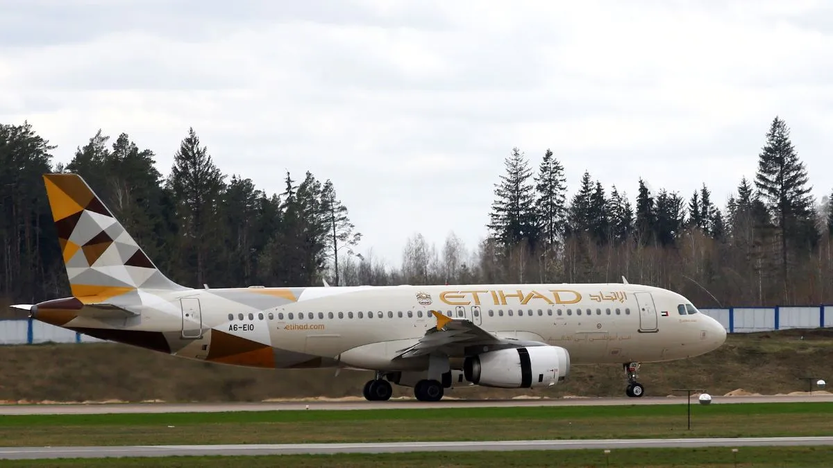 etihad-singapore-airlines-inspect-boeing-787-fuel-switches-after-air-india-ahmedabad-plane-crash