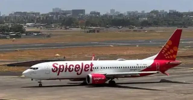 spicejet-delhi-mumbai-flight-delayed-by-7-hours-2-passengers-force-entry-into-cockpit-offloaded
