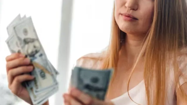 china-mother-sells-both-sons-for-10-lakh-to-buy-branded-clothes-fund-livestream-tips