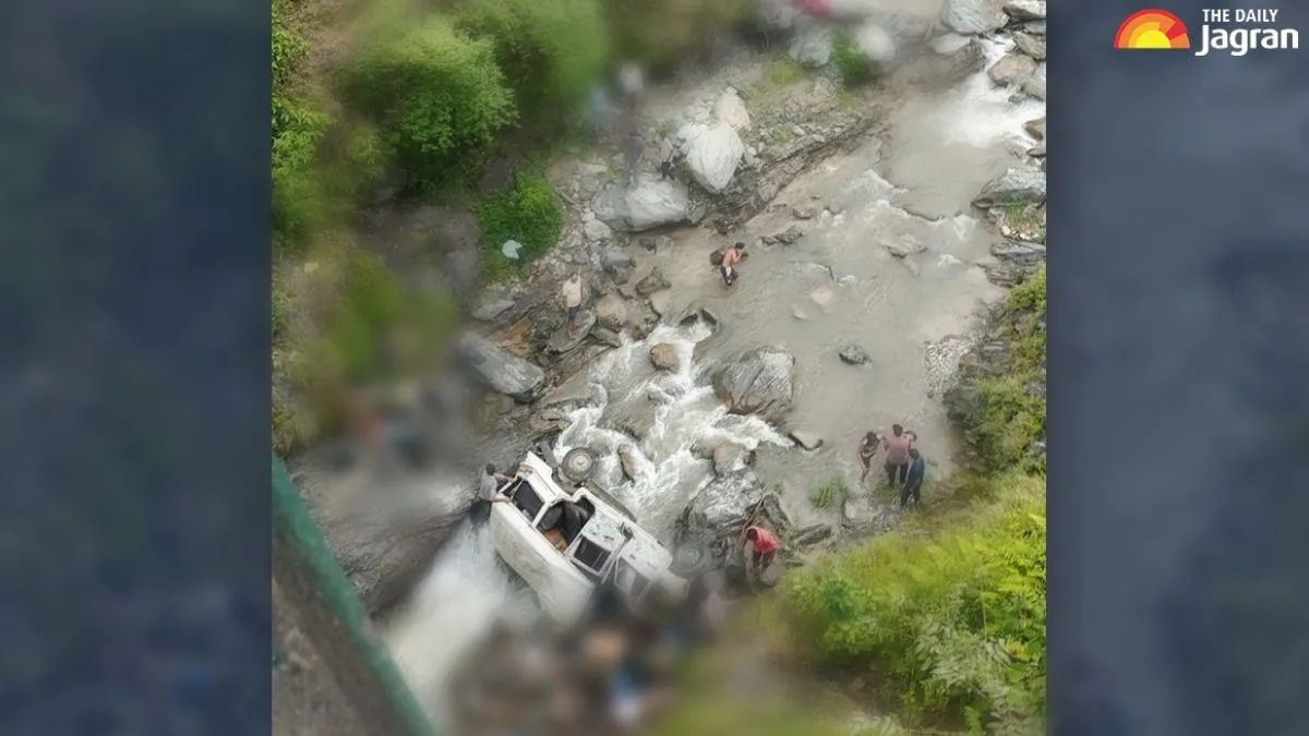 uttarakhand-road-accident-8-dead-five-injured-after-vehicle-crashes-in-pithoragarh-rescue-op-underway