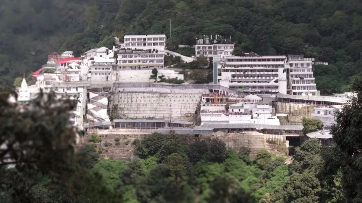 irctc-vaishno-devi-tour-package-check-delhikatra-vande-bharat-train-ticket-prices-hotel-bookings-offers-and-discounts