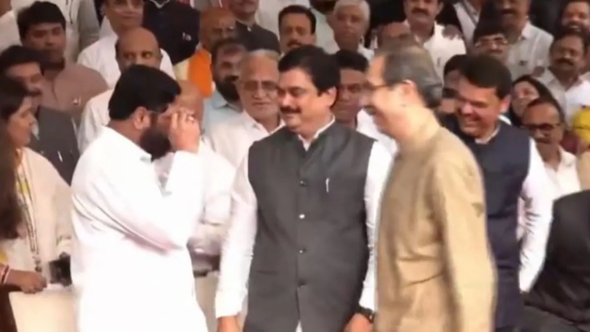 maharashtra-shinde-uddhav-ignore-each-other-awkwardly-as-they-cross-paths-for-first-time-since-senas-split