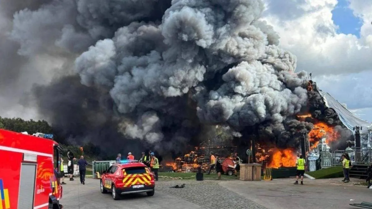 tomorrowland-2025-fire-main-stage-destroyed-by-massive-blaze-days-before-festival-opening-watch