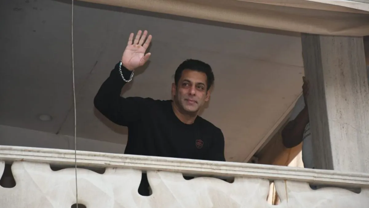 salman-khan-sells-bandra-flat-for-this-shocking-amount-its-not-galaxy-apartments