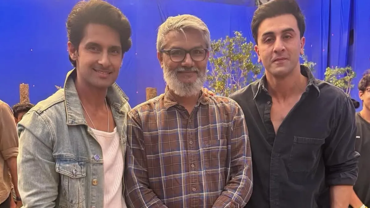 ram-and-lakshman-together-ravie-dubey-shares-photo-with-ranbir-kapoor-from-ramayana-sets