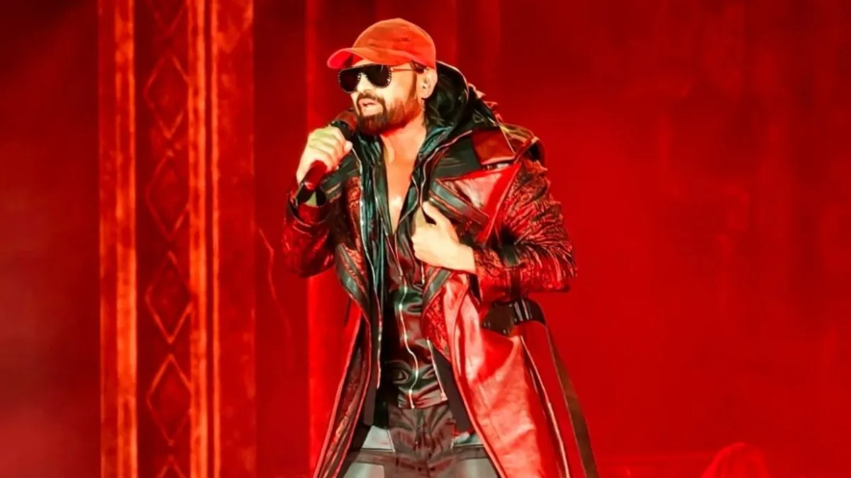 himesh-reshammiya-salutes-indian-soldiers-at-delhi-concert-operation-sindoor-zindabad