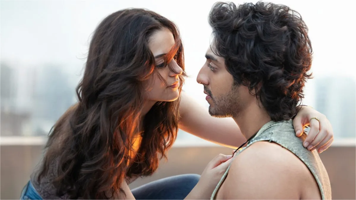 saiyaara-cast-fee-ahaan-panday-or-aneet-padda-who-took-home-a-fortune-for-this-yrf-movie