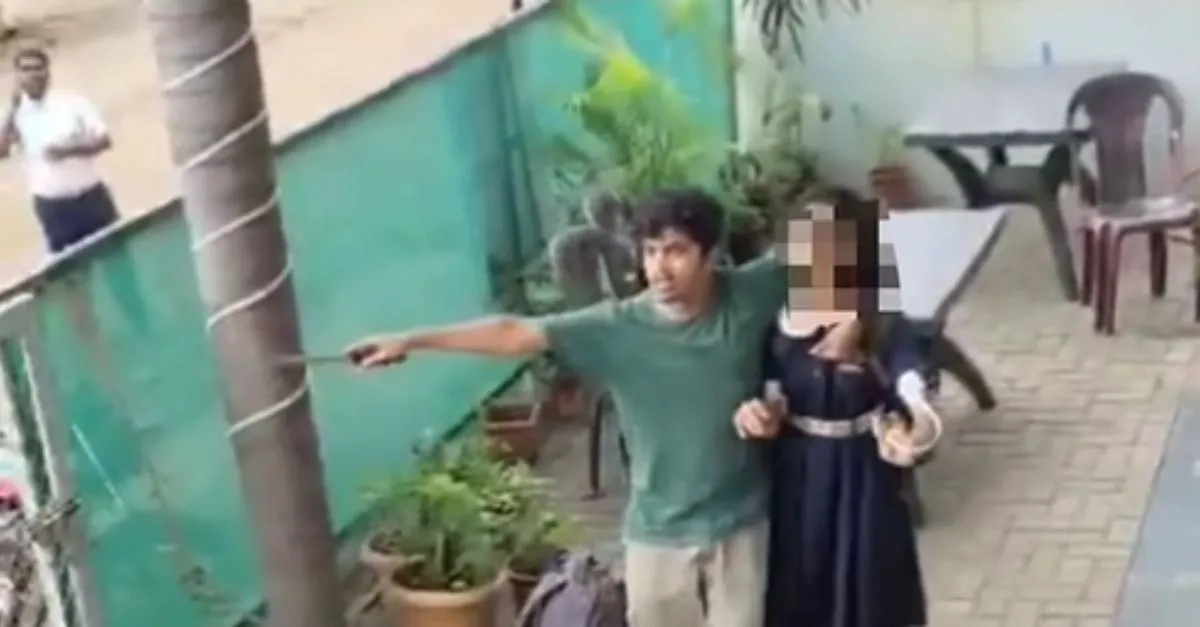 satara-shocker-video-shows-teen-holding-schoolgirl-at-knifepoint-after-she-rebuffs-him-watch-what-happened-next