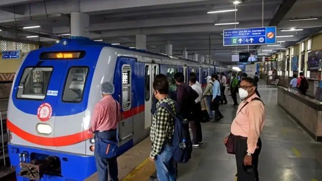 kolkata-metro-conducts-trial-run-between-airport-and-noapara-know-distance-other-details