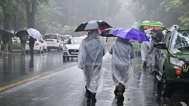 up-weather-update-noida-weather-imd-issues-red-alert-in-ghaziabad-aligarh-mathura-amid-heavy-rain-forecast