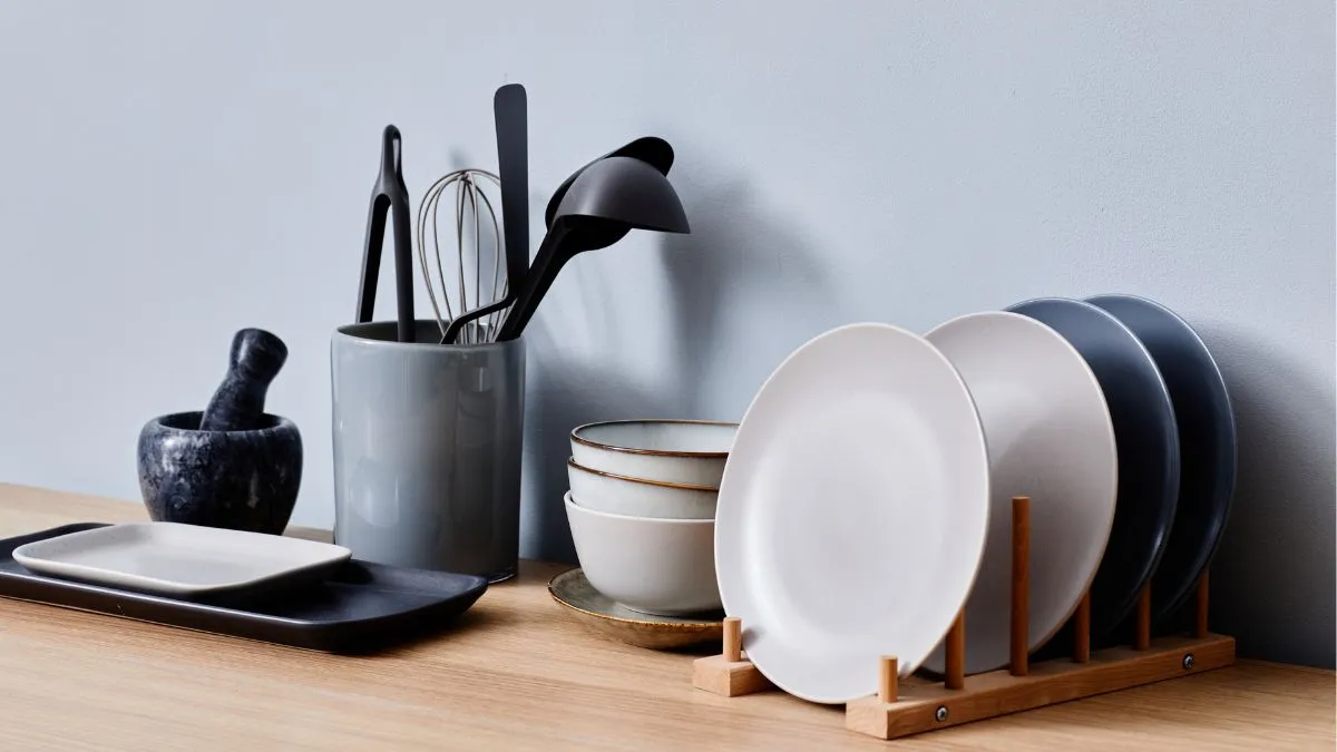 how-to-remove-stickers-from-crockery-without-scratches-try-these-6-easy-methods