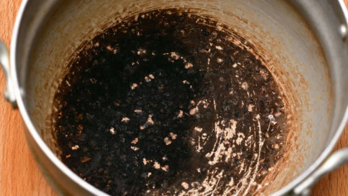 how-to-clean-burnt-kadhai-bottoms-effortlessly-1-kitchen-hack-youll-wish-you-knew-sooner