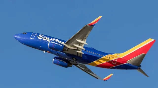 southwest-airlines-flight-plunges-500-feet-to-avoid-midair-collision-2-injured-marking-second-us-near-miss-in-a-week