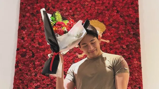 bts-v-creates-history-becomes-first-kpop-male-idol-to-cross-69-million-instagram-followers