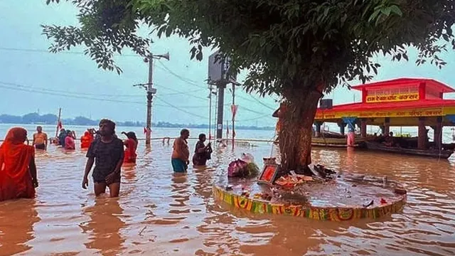 bihar-continuous-rainfall-leads-to-flood-like-situation-in-patna-buxar-bhagalpur-details-inside