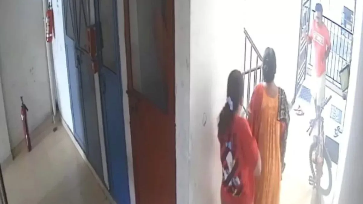 greater-noida-man-injured-in-dog-attack-inside-society-alleges-no-help-from-aoa