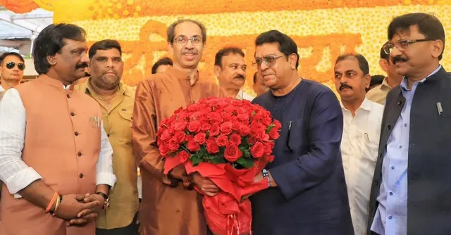 raj-thackeray-visits-matoshree-after-13-years-to-reunite-with-uddhav-on-his-birthday