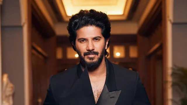 dulquer-salmaan-shares-first-glimpse-of-aakasamlo-oka-tara-with-netizens-on-his-birthday