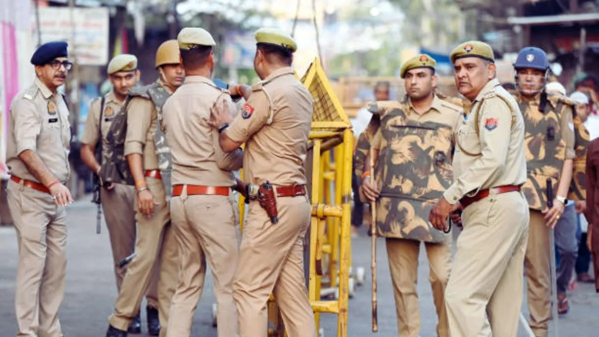 ias-transfers-in-up-dms-of-noida-ghaziabad-prayagraj-gorakhpur-among-23-officers-reassigned-in-major-reshuffle