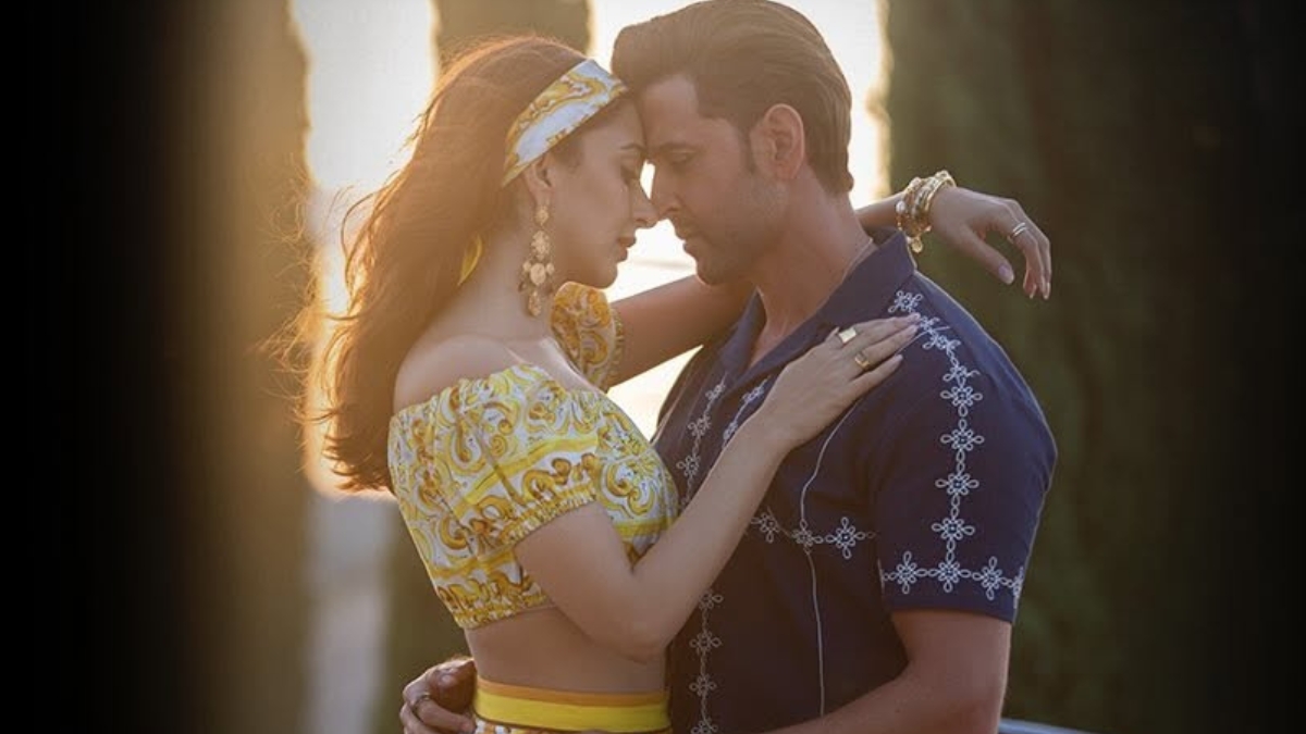 Kiara Advani 34th birthday – Yash Raj Films Surprises Fans with a Special Gift – Here’s What It Is! 3 Kiara Advani and Hrithik Roshan in Aawan Jaavan song - war 2 movie
