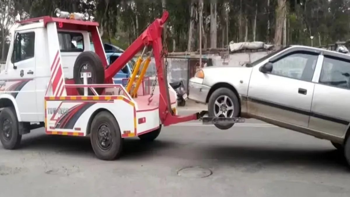 up-cracks-down-on-wrong-parking-gorakhpur-vehicles-to-be-towed-new-fines-imposed-full-details