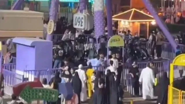 amusement-ride-breaks-in-half-in-saudi-arabia-viral-video-shows-seconds-before-catastrophic-fall-injures-23