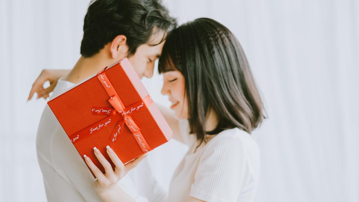 national girlfriend day images 2025