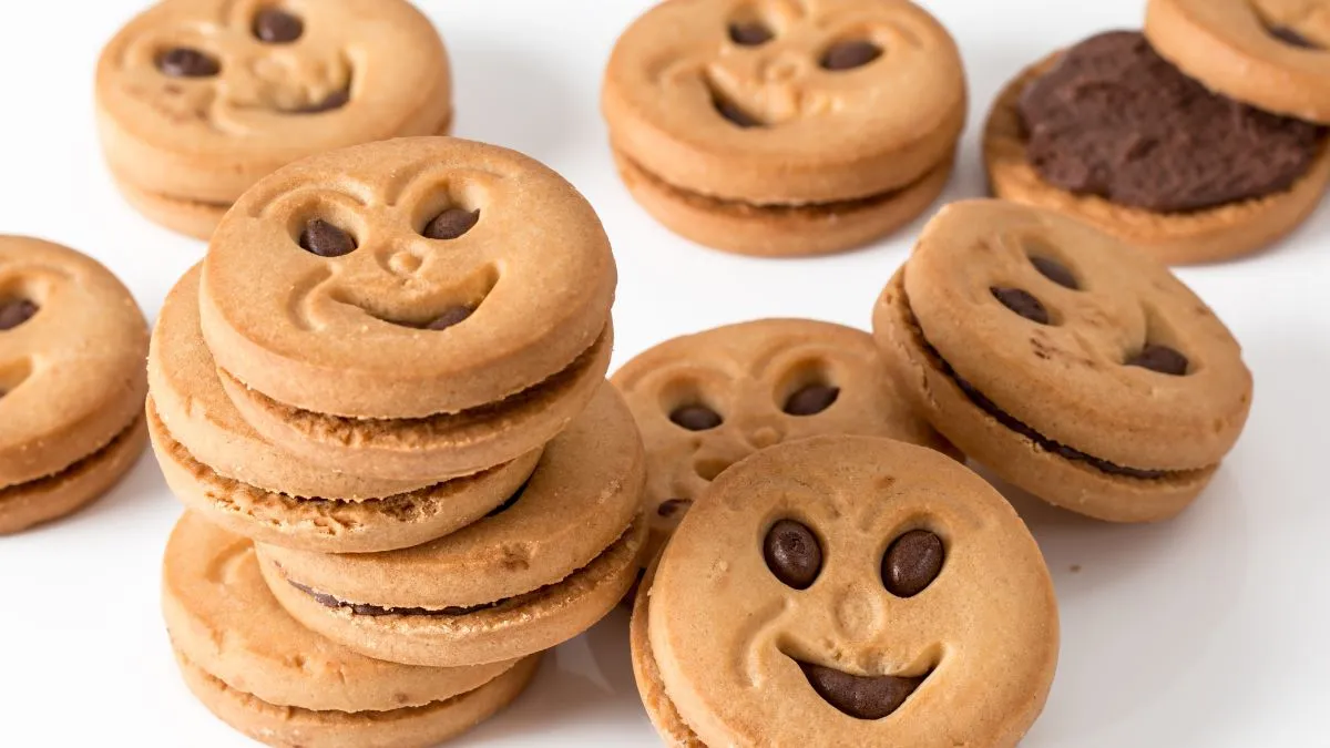 what-happens-to-your-health-when-you-eat-cream-biscuits