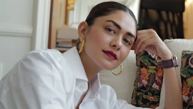 did-you-know-mrunal-thakur-turn-down-this-role-in-aamir-khan-thugs-of-hindostan