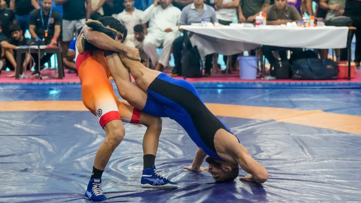 WFI Suspends 11 Wrestlers On Pretext Of Age Fraud Through Fake Birth  Certificates