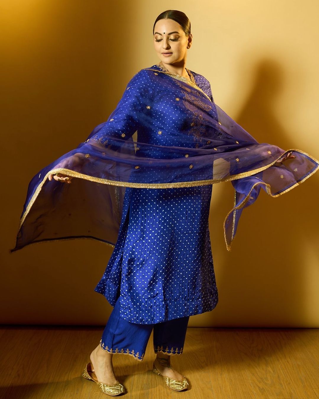 sonakshi sinha salwar suit