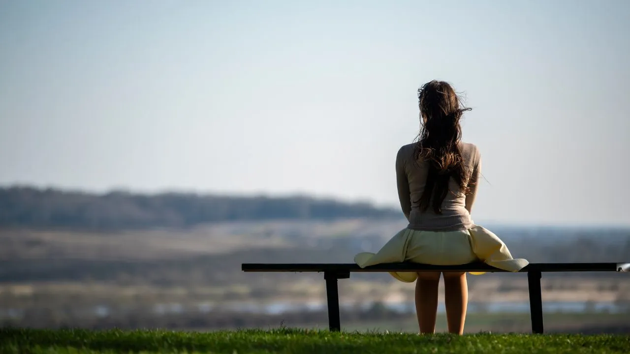 i-feel-like-a-ghost-bengaluru-woman-shares-heartbreaking-struggle-with-loneliness-at-work-and-pg-viral-post