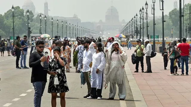 delhincr-weather-update-partly-cloudy-skies-expected-as-city-sizzles-in-humidity-thundershowers-likely-in-noida-gurugram-tomorrow-imd-forecast
