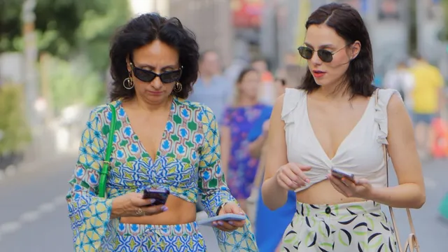 are-your-phone-and-office-work-secretly-ruining-your-vacation-here-5-point-fix