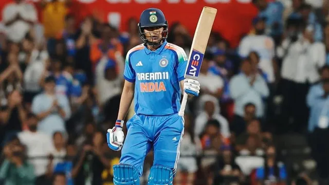 shubman-gill-likely-to-be-named-as-indias-vice-captain-for-asia-cup-2025-indian-cricket-team-hardik-pandya-axar-patel-suryakumar-yadav-captain-bcci-team-management