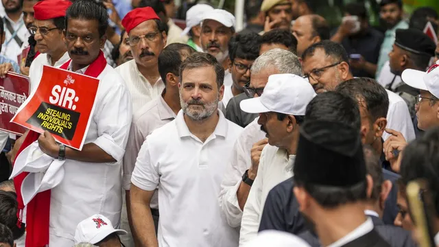 still-has-time-ec-gives-rahul-gandhi-more-time-to-support-or-withdraw-vote-theft-allegations