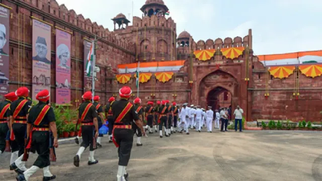 independence-day-mock-drill-fake-terrorist-with-explosive-breaches-red-fort-security-third-security-lapse-at-red-fort
