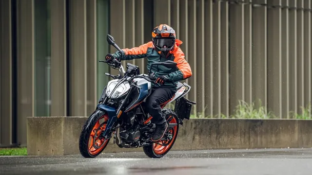 ktm-160-duke-vs-yamaha-mt15-spec-comparison-price-engine-features-and-more-explained