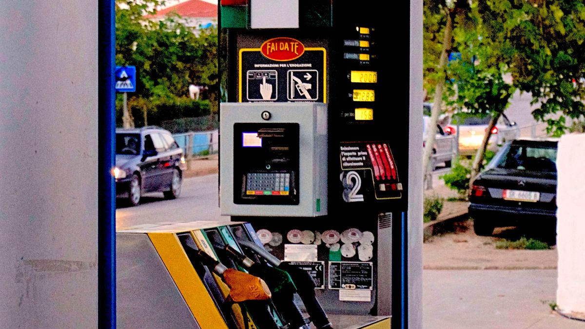 why there is petrol pump but no diesel pump  (1)