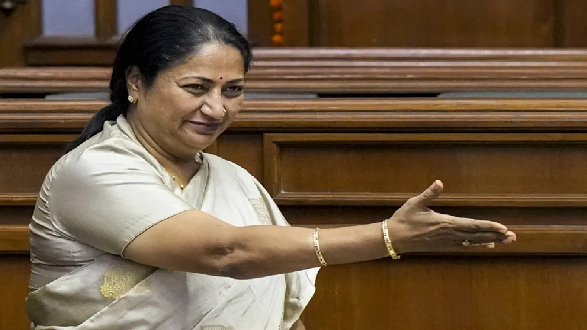delhi-cm-rekha-guptas-big-decision-to-create-mini-secretariat-cow-shelter-in-each-district-details