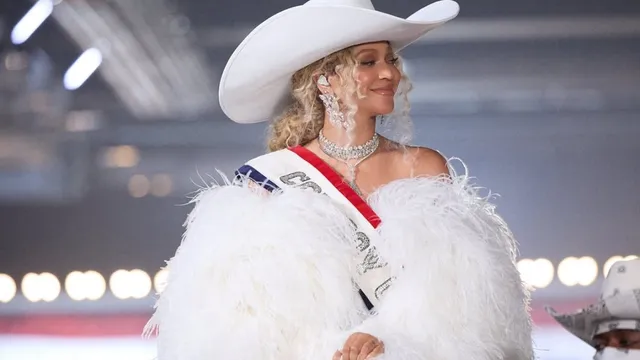 beyonce-wins-her-first-ever-emmy-award-for-netflix-special-beyonce-bowl