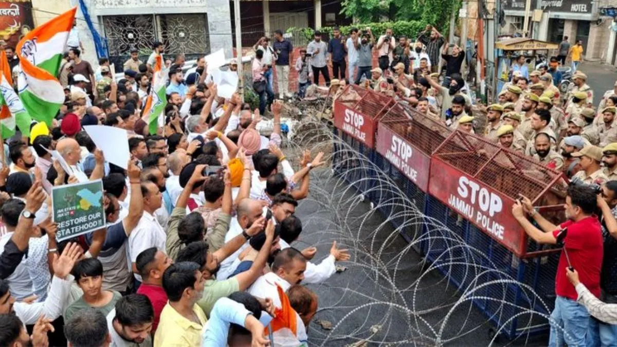 jk-statehood-row-sc-seeks-response-from-centre-on-petition-demanding-restoration-of-statehood