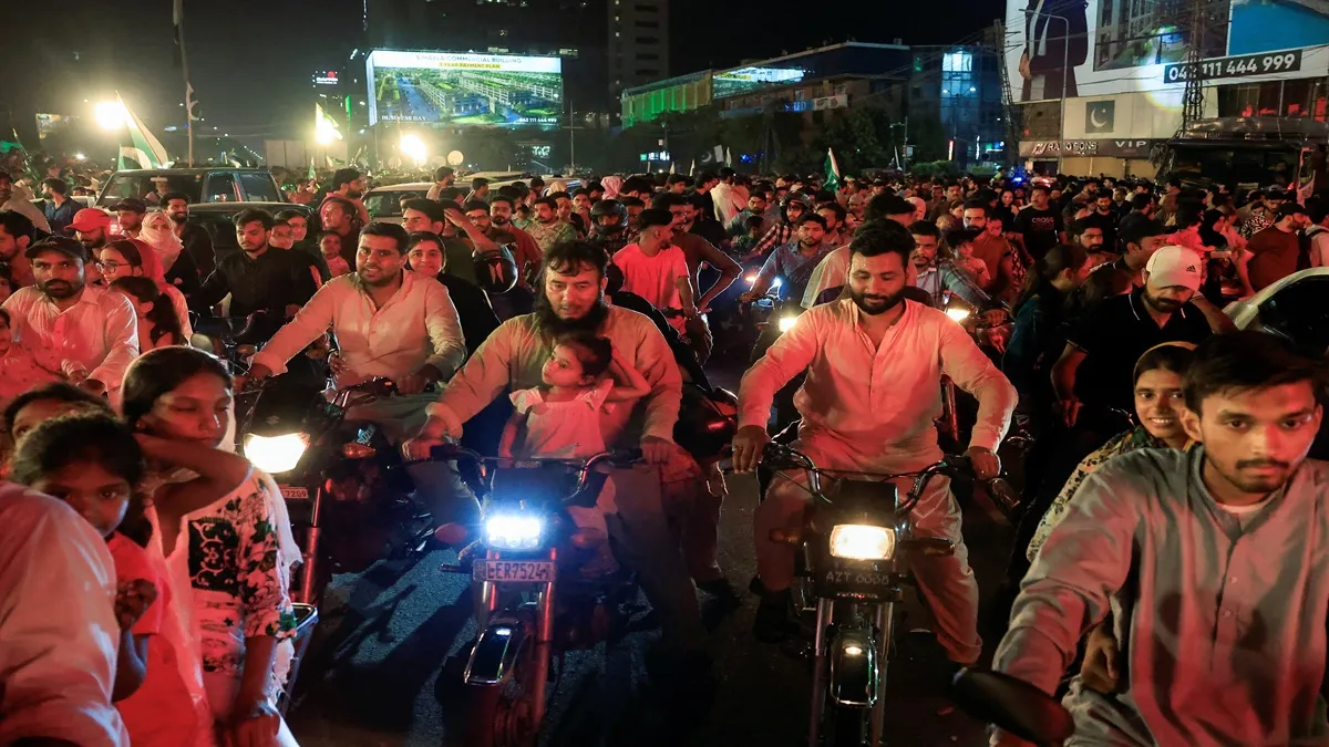 pakistan-karachi-aerial-firing-kills-many-people-injured-several-during-independence-day-celebrations-in-karachi