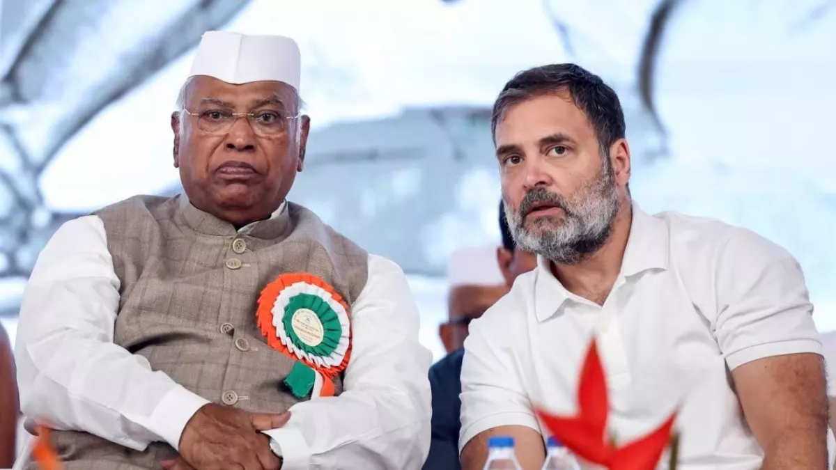 independence-day-2025-why-were-rahul-gandhi-mallikarjun-kharge-absent-at-red-fort-congress-responds