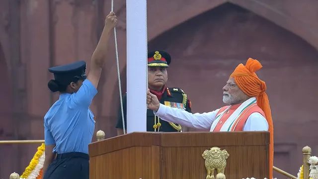 independence-day-celebration-2025-pm-modi-hoists-tricolour-at-red-fort-as-india-celebrates-79th-iday